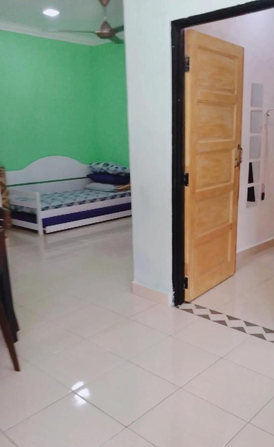Homestay Sri Ladang Kuala Terengganu Ngoại thất bức ảnh