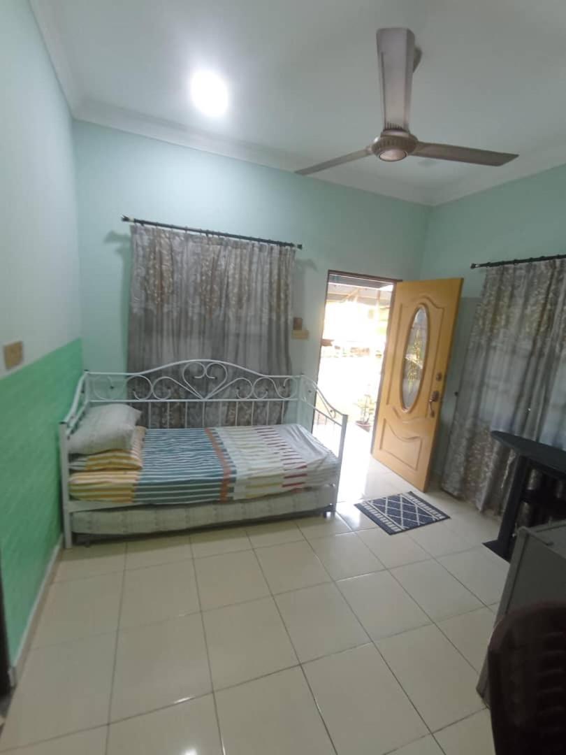 Homestay Sri Ladang Kuala Terengganu Ngoại thất bức ảnh